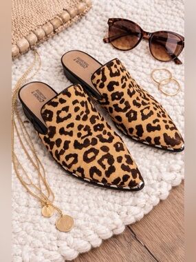 Bleeker & Bond 🤎 Leopard Calf Hair Mules Cow Hair Slip-On Flats Animal Print